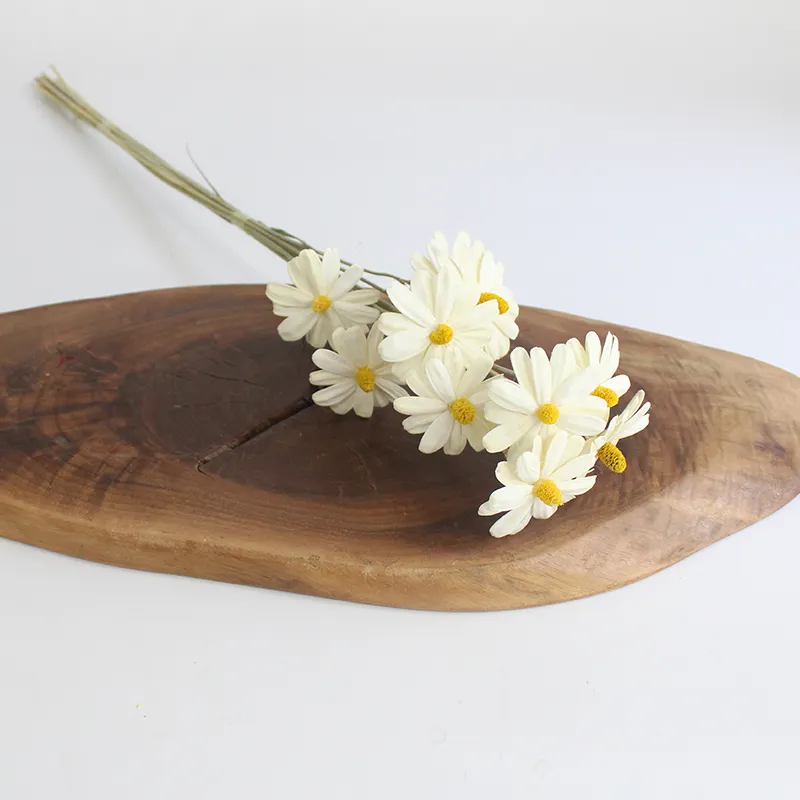 Fleur de marguerite faite à la main à prix d'usine pour la décoration de fêtes