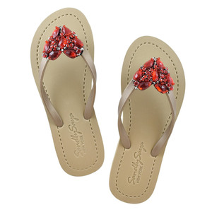 Sandalias de Playa para Niñas con Adornos de Corazón Rojo y Pedrería - Product Image 2