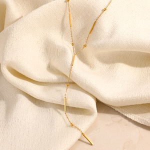 SUMMLY Collana Minimalista con Linee Geometriche Eleganti, Impermeabile, Placcata in <span class=keywords><strong>Oro</strong></span> 18K, in Acciaio Inossidabile, Gioielli alla Moda - Product Image 3