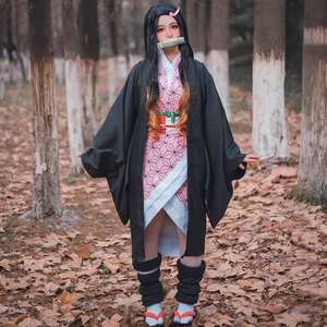 เนซึโกะ คามาโดะคอสเพลย์วิกผมยาวหยิกสีดำออมเบรสีน้ำตาลสีเหลืองผมเส้นใยคานกะลอนโปร่งใสลูกไม้เส้นผมธรรมชาติเต็มรูปแบบ - Product Image 1