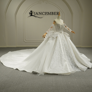 Vestido de Novia de Lujo Moderno GT26014 con Perlas, Flores de Cristal y Cola de Capilla, Largo hasta el Suelo, Estilo Princesa - Product Image 2