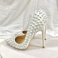 Tacones livraison directe 2024 dernier concepteur Rivet élégant dame pompes Unique chaussures à talons aiguilles femmes talons