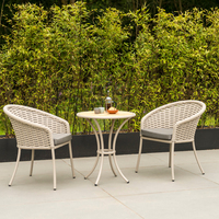 Meubles de jardin de style moderne, ensemble de table à manger et chaises de terrasse extérieure