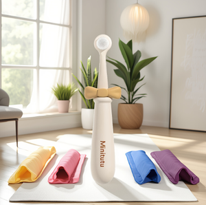 Brosse à dents d'apprentissage pour bébé, manche en silicone, brosse en PPSU, brosse à dents auto-nettoyante pour enfants, blanche, pour les soins bucco-dentaires quotidiens - Product Image 1