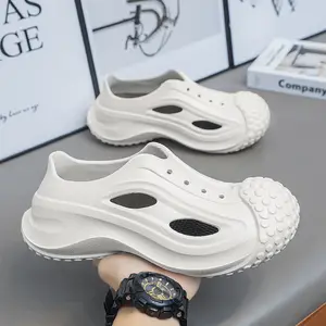 2024 nuovo design estivo con suola morbida sandali con suola morbida al mare scarpe casual da donna ciondoli da scarpe firmate