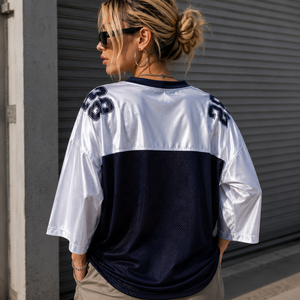 Maillot de football vintage personnalisé pour femme, style universitaire, en satin et maille, coupe oversize, streetwear, pour équipes scolaires - Product Image 3