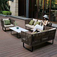 Ensemble mobilier moderne en rotin imperméable pour trois personnes table basse et chaise de protection solaire pour cour, jardin, balcon et loisirs