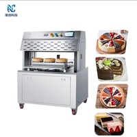 Machine à trancher les gâteaux en acier inoxydable chauffée pour mousses et mille-crêpes surgelées, idéale pour les usines alimentaires et les pâtisseries