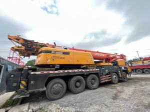 Grue mobile robuste SANYY/X-C-M-G STC1000C 8-100 tonnes avec moteur pour rapports et inspection vidéo, état d'origine - Product Image 6