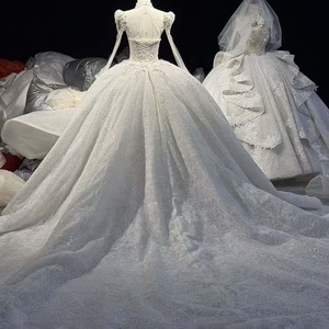 Hz019 Impresionante Vestido de Novia Blanco Plateado con Escote Corazón, Cristales, Capa, Mangas con Flecos y Cola Brillante Jancember - Product Image 2