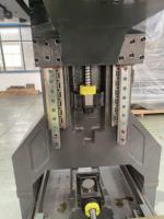 Centre d'usinage vertical CNC