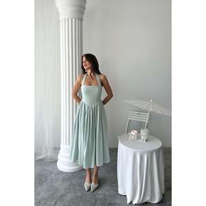 Robe en lin ODM en gros, robe courte à col halter en crochet, robe élégante à fentes, sublimée, creuse, XS pour club de jour - Product Image 5