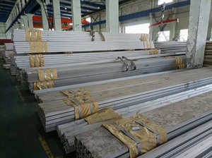 Barres en acier plat galvanisé au carbone Q235 de haute qualité, acier en forme de L, prix pour la structure de construction - Product Image 2