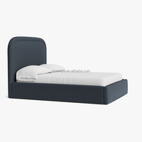Lit de luxe contemporain avec cadre en bois de haute qualité, tête de lit cintrée et revêtement en tissu pour chambre à coucher