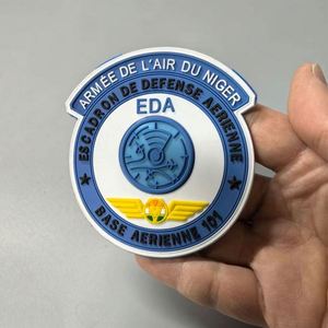 Écusson personnalisé en caoutchouc souple 3D, PVC, silicone, gaufré, avec logo, en caoutchouc transparent pour vêtements, avec fermeture auto-agrippante (Velcro) - Product Image 3