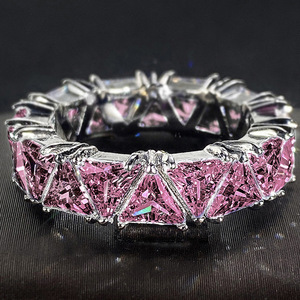 Anello di Lusso per Donne, Design Elegante, Accessorio da Dito per Uso Quotidiano - Product Image 1