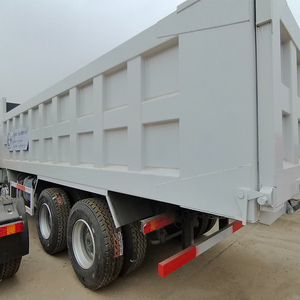 Camion à benne basculante blanc HOWO avec conduite à droite, un tout nouveau camion à benne basculante robuste fabriqué en Chine - Product Image 5