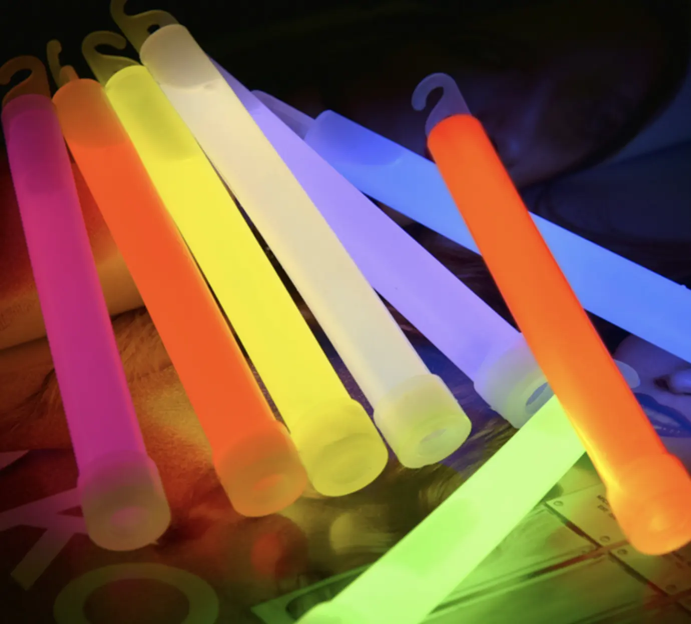 Tongkat Kimia Neon Promosi Tongkat Menyala 6 "Glow In Dark Tongkat Mainan, Menyala untuk Pesta Pernikahan dan Konser