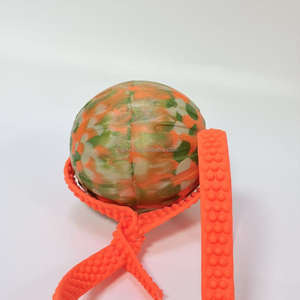 Balle à mâcher interactive de luxe pour petits animaux, en PVC, avec corde, design durable, personnalisable, plusieurs couleurs - Product Image 3