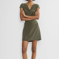 Ensemble 2 pièces pour femme : Haut court à col bénitier et manches courtes, et mini-jupe trapèze, vert uni, froncé, moulant, élégant et décontracté