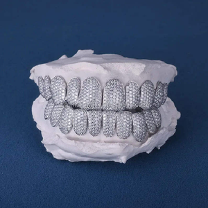 Grillz de Hip Hop Personalizados con Piedras de Imitación |   Diamante Cultivado en Laboratorio con Corte Rosa VVS |   Joyería Dental de Plata de Ley 925 / Oro para Hombres y Mujeres - Product Image 4