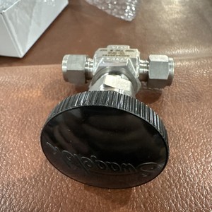 กล่องบรรจุ 2 ชิ้น SWAGELOK SS-1RS6, SS1RS6, วาล์วเข็มแบบ Bonnet 3/8" 5000 Psig มือสอง - Product Image 6