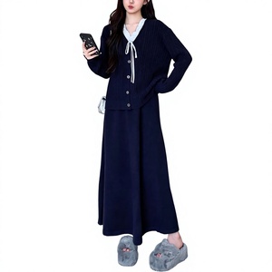 Ensemble tricoté doux et rétro pour <span class=keywords><strong>femme</strong></span>, avec boutons, au-dessus du genou, pour un look jeune et élégant, Nouvelle Collection Hiver 2025, Cardigan et Jupe deux pièces - Product Image 1