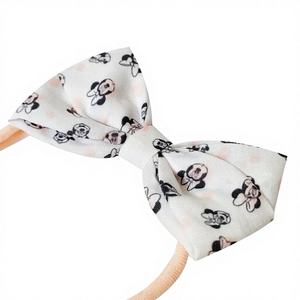 Caja de Regalo con Diseño de Lazo para Niños, en Cartón, Poliéster y Algodón, Ligera, Hecha a Mano - Product Image 1