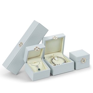 Cajas <span class=keywords><strong>de</strong></span> Anillos <span class=keywords><strong>de</strong></span> Lujo <span class=keywords><strong>de</strong></span> Cuero PU Cuadradas Xinxing con Logotipo Grabado e Impresión y Cierre <span class=keywords><strong>de</strong></span> Botón a Presión para Empaque <span class=keywords><strong>de</strong></span> Joyería Personalizada - Product Image 3
