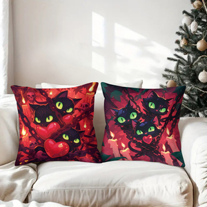 Set bantal motif kucing hitam dengan hati dan rantai yang meriah - Product Image 3