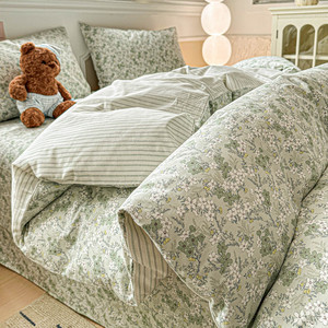 Ensemble de literie quatre pièces en coton floral de style campagnard français, taies d'oreiller, housses de couette - Product Image 3