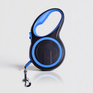 Laisse de chien rétractable personnalisée confortable bicolore bleu et noir de 5 m, à dégagement rapide, durable, classique, style western, en ABS + TPE - Product Image 1