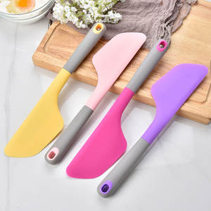 Grande <span class=keywords><strong>spatule</strong></span> colorée en silicone Outils de cuisson <span class=keywords><strong>et</strong></span> de pâtisserie Grattoir de cuisine Grattoir à crème Outil de cuisson pour gâteau - Product Image 6