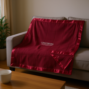 Couverture légère en duvet synthétique avec bordure en satin, type serviette, rectangulaire, matelassée, en polyester et coton, pour usage domestique - Product Image 2