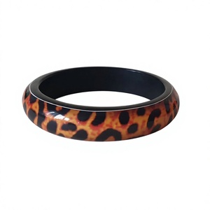 Ensemble de bracelets vintage en résine acrylique géométrique, noir et blanc, à pois et rayés, bijoux fantaisie faits à la main, unisexes, pour femme - Product Image 3