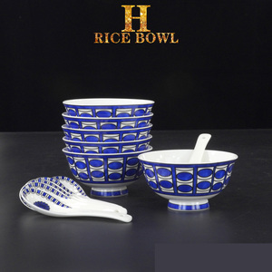 <span class=keywords><strong>Service</strong></span> <span class=keywords><strong>de</strong></span> vaisselle en céramique bleu et blanc, vaisselle <span class=keywords><strong>de</strong></span> luxe en <span class=keywords><strong>porcelaine</strong></span> pour 6 personnes, <span class=keywords><strong>service</strong></span> <span class=keywords><strong>de</strong></span> thé et <span class=keywords><strong>de</strong></span> dîner, coffret cadeau pour mariage et maison - Product Image 5