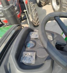 Tractor de ruedas para cosecha de trigo de gran superficie, arado de maizales y esparcimiento de fertilizantes de alta resistencia - Product Image 5