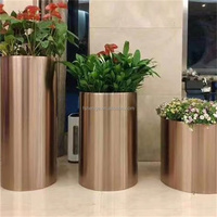 Pot Bunga Dekorasi Rumah Mewah dari Stainless Steel, Vas Bunga Besar / Pot Tanaman Logam Tinggi Besar untuk Tanaman Indoor