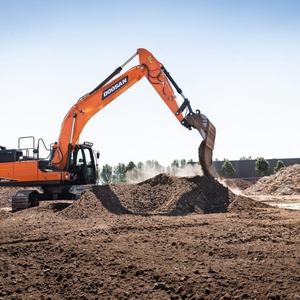 Excavadora de cadenas mediana de 22 toneladas, modelo 2022, Doosan DX225LC, capacidad de la cazoleta de 1.05 m, motor de 115 HP, bomba, engranaje y cojinete. - Product Image 4