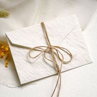 Enveloppe en papier spécial texturé gaufré OEM, enveloppe vintage faite à la main pour les invitations de mariage, les cartes de visite et les cadeaux