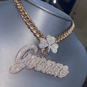 Collar <span class=keywords><strong>de</strong></span> diamantes <span class=keywords><strong>de</strong></span> moissanita con busto <span class=keywords><strong>de</strong></span> moda personalizable con cadena <span class=keywords><strong>de</strong></span> cuerda con certificado VVS <span class=keywords><strong>y</strong></span> placa <span class=keywords><strong>de</strong></span> nombre - Product Image 3