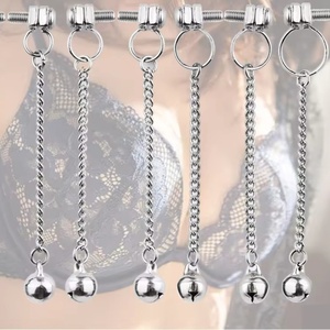 FRRK 1 Par de Pinzas Metálicas para Pechos con Cadena y Campana, Pinzas para Pezones, Juego Sexual para Adultos, Bondage, Juguetes Sexuales BDSM - Product Image 1