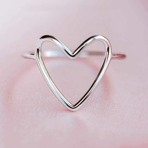 Cincin Wanita, tahan air tidak ternoda 18K PVD emas Stainless Steel minimalis bentuk hati cincin polos - Product Image 3