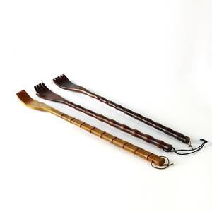 Grattoir de massage en bois Kemu pour soulager les démangeaisons, usage domestique avec boucle de suspension Q 001 - Product Image 1