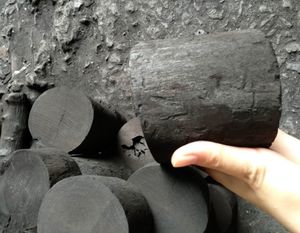 Carbón de Eucalipto Blanco/Negro de Alta Calidad en Forma de Trozos, Producido para la Industria Química a partir de Madera de Eucalipto de Vietnam - Product Image 3