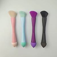 Pinceau de maquillage rose personnalisable, design intégré, pour fard à paupières et blush, compatible végétalien, facile à transporter, outil de voyage portable
