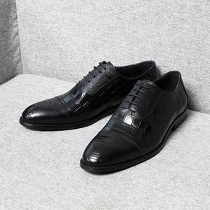 Dernières chaussures Oxford habillées décontractées pour hommes en cuir véritable de designer - résistantes à l'eau et légères - Product Image 1
