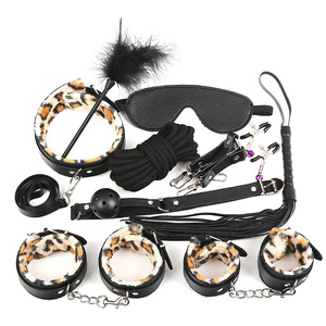 SM Fun Props - Set de 10 piezas con estampado de leopardo, látigo de cuerda, mordaza y esposas para entrenamiento de coqueteo (Importado de otro país) - Product Image 1