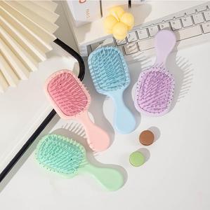 للبيع بالجملة هدية أطفال للفتيات ، مشط تدليك للشعر ، مقبض بلاستيكي صغير محمول - Product Image 2