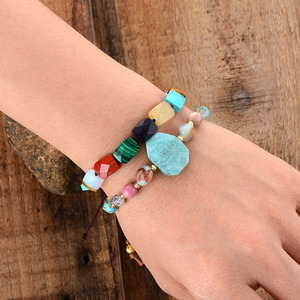 สร้อยข้อมือลูกปัดหินธรรมชาติ 7 สี ทำด้วยมือ ปรับขนาดได้ เครื่องประดับสำหรับทุกเพศ ของขวัญ ดีไซน์เรขาคณิต - Product Image 4